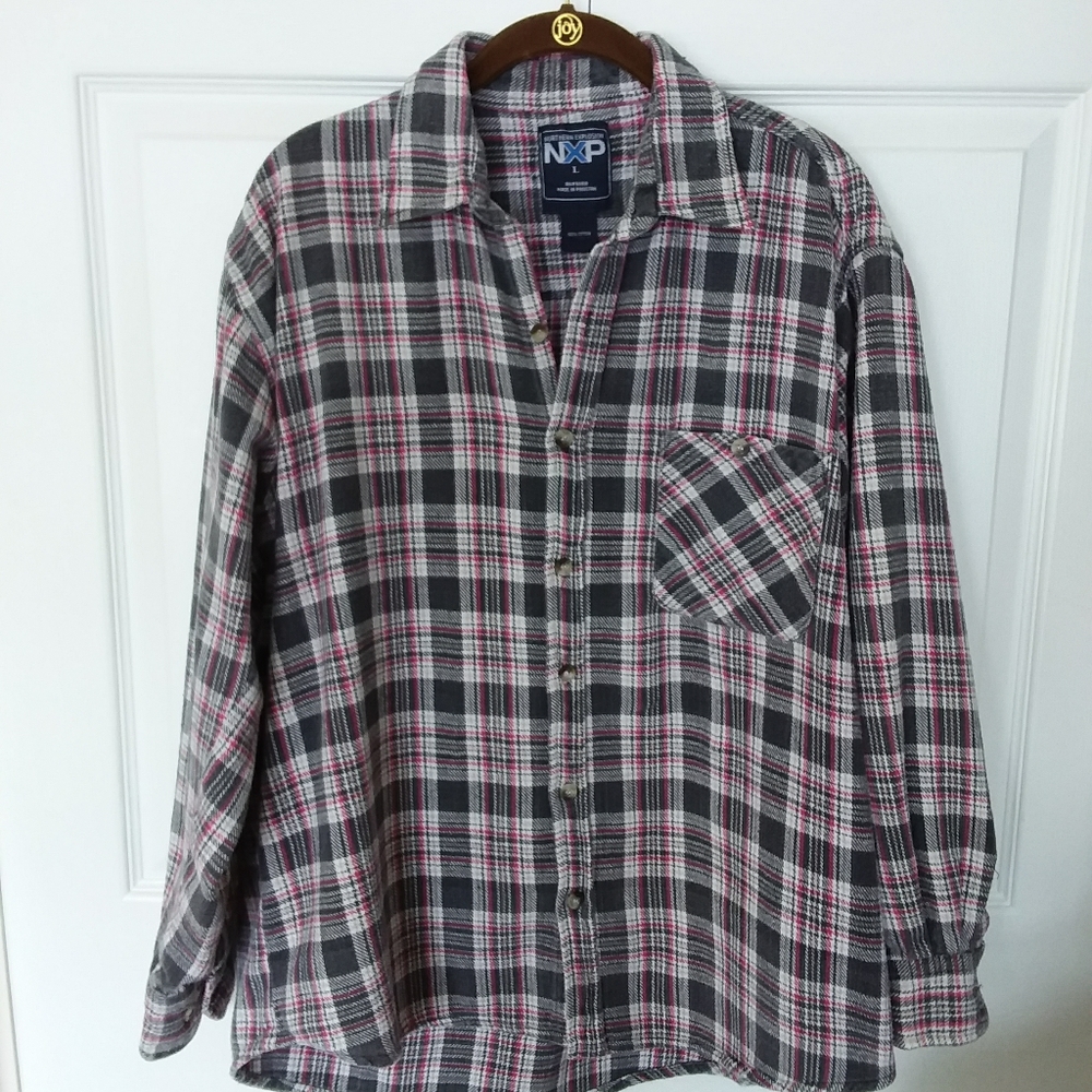 Northern Explosion plaid shirt sz L